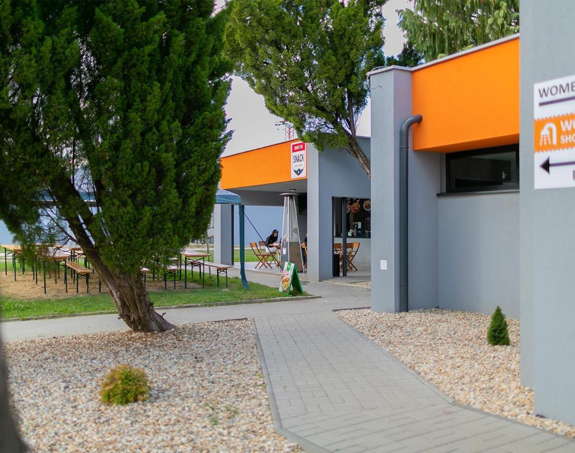 Route E58 - Camp Košice Villa Exterior foto